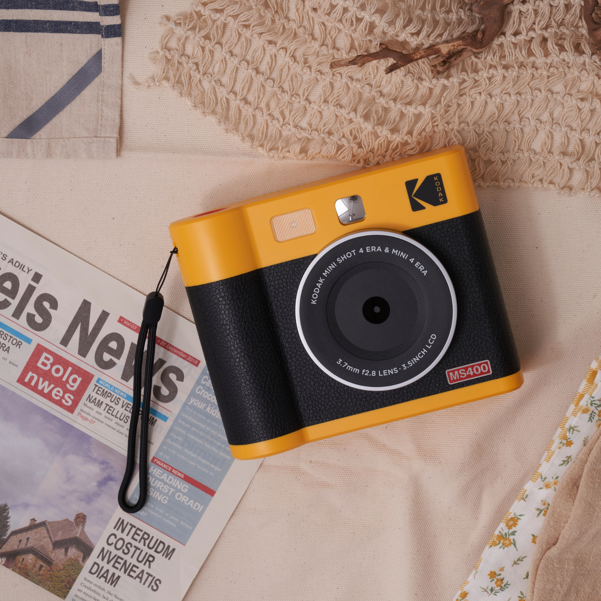 KODAK Mini Shot 4 ERA 4PASS Appareil photo instantané et imprimante photo 2 en 1 (4x4) (appareil photo + 8 feuilles)…