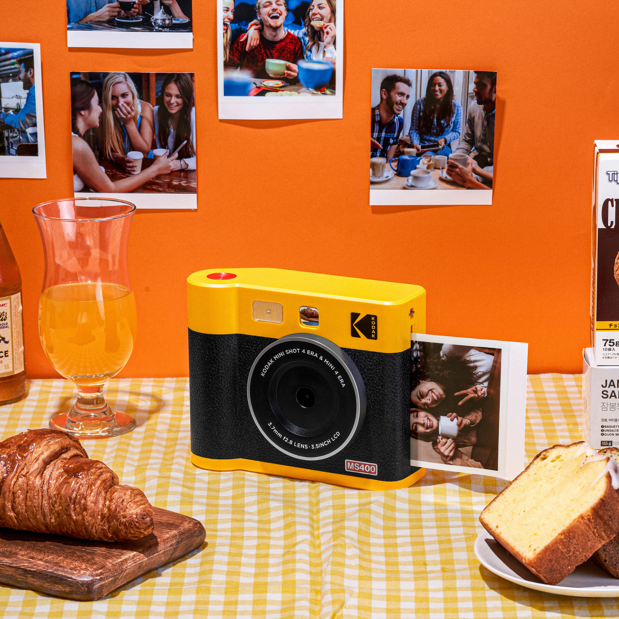 KODAK Mini Shot 4 ERA 4PASS Appareil photo instantané et imprimante photo 2 en 1 (4x4) (appareil photo + 8 feuilles)…