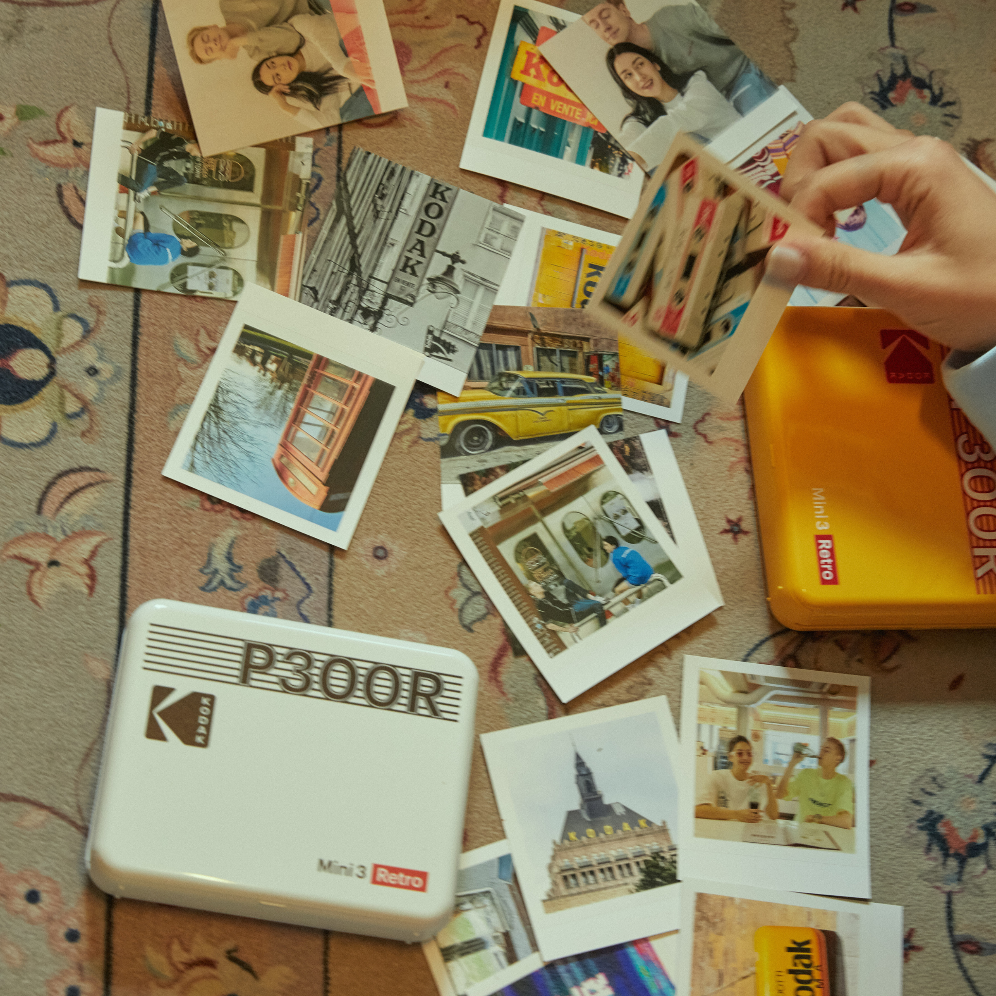 Stampante fotografica portatile Kodak Mini 3 Retro 3x3", compatibile con dispositivi iOS, Android e Bluetooth, Real Photo: tecnologia 4Pass e processo di laminazione